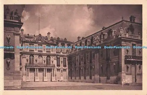 R722760 Versailles La Cour de Marbre Yvon Paris