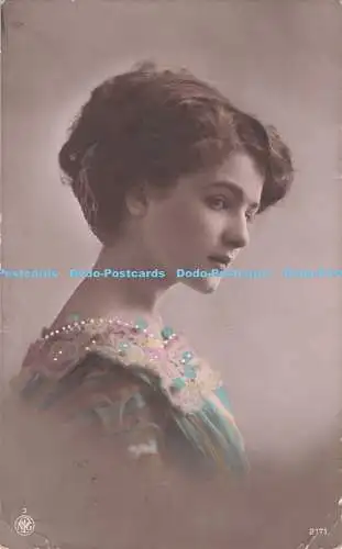 R721589 Junge Frau im Kleid Portrait E J Hey and Co N P G London 1912