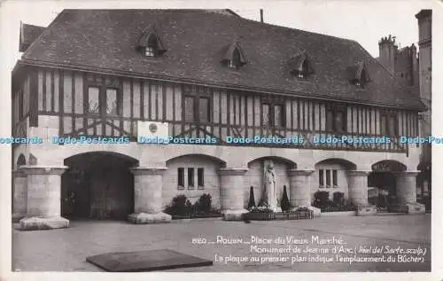 R723762 Rouen Place Du Vieux Marche Monument de Jeanne d Arc La Cigogne