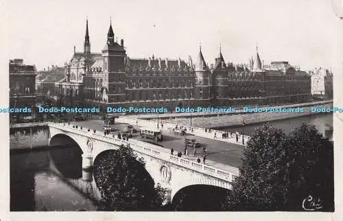 R723851 Paris Le Pont au Change et la Conciergerie C A P RP