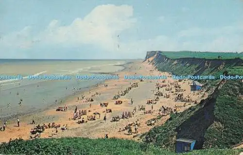 R726993 West Runton Beach and Cliffs L W Sears Norwich Plastichrome von Colourpic