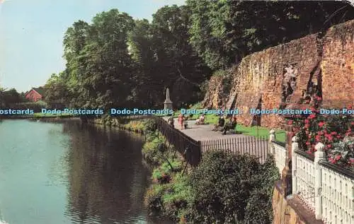 R727107 Tonbridge River Medway Postkarte