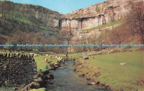 R727928 Malham Cove Photo Precision Colourmaster International PM Darlington Co