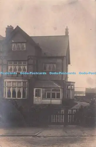 R729673 Unbekanntes Haus PM Roundhay