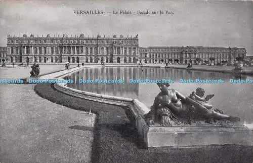 R730442 Versailles Le Palais Fassade Sur le Parc