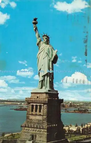 R528253 New York Bay Liberty Island Freiheitsstatue Alfred Mainzer Alma 1974