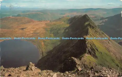 R530296 The English Lakes Striding Edge und Red Tarn Helvellyn Sanderson and Dix