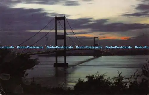 R530303 Postkarte Die Severn-Brücke bei Nacht