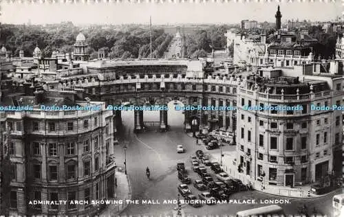 R530521 Admiralty Arch zeigt die Mall und den Buckingham Palace London M und L Nat