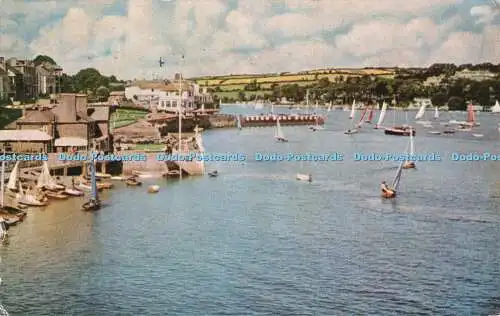 R532706 Das berühmte Greenbank Hotel liegt am Wasser mit Blick auf Falmouth Harbou