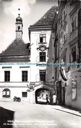 R529762 Wien Schönlaterngasse mit Heiligenkreuzerhof und Basiliskenhaus P A G RP