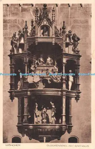 R535726 München Glockenspiel am Rathaus