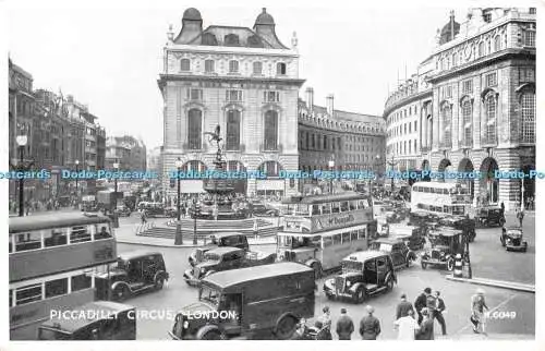 R534426 London Piccadilly Circus Valentine Silveresque 1957