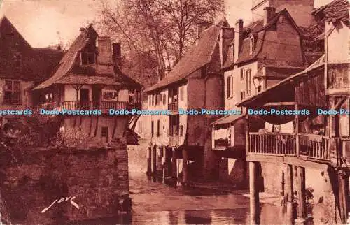 R539274 Toute la France Salies de Bearn Detail de Vieille Maisons Sur le Saleys