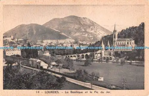 R539756 14 Lourdes La Basilique et le Pic du Jer Quinault