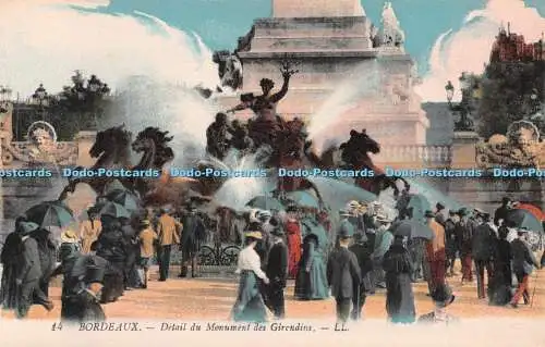 R539769 14 Bordeaux Detail du Monument des Girondins LL Levy Fils