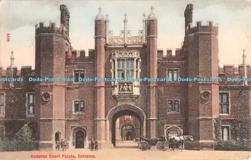 R541156 4408 Hampton Court Palace Eingang O F Stengel 1910