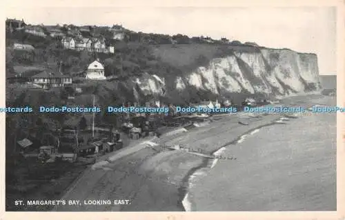 R545301 St Margaret Bay Looking East Ye Corner House Cafe