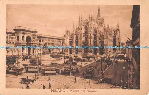 R554636 Milano Piazza del Duomo G G M