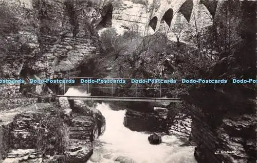 R554902 Sassenage Isere La Passerelle et les Anciens Fours a Chaux La Cigogne Co