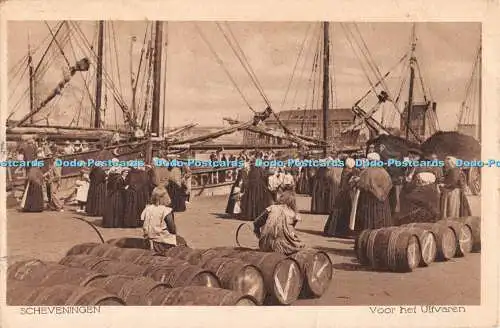 R555050 Scheveningen Voor het Uitvaren J v d Markt 1923