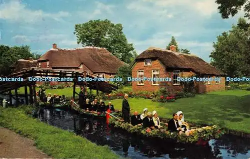 R555490 Giethoorn Trouwen per punter v d M S 1964 Meulencolor