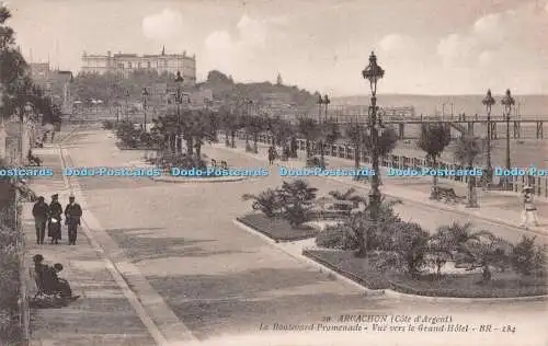 R555562 Arcachon Cote d Argent Le Boulevard Promenade Vue Vers le Grand Hotel BR