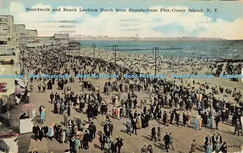 R559318 Coney Island Promenade und Strand mit Blick nach Norden vom Steeplechase Pier P