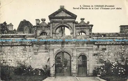 R561055 Chateau de Kerjean Finistere Portail d Entree de la Cour d Honneur XVI s