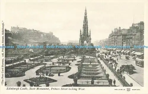 R561401 Edinburgh Castle Scott Monument Princes Street Blick nach Westen W R und S Re