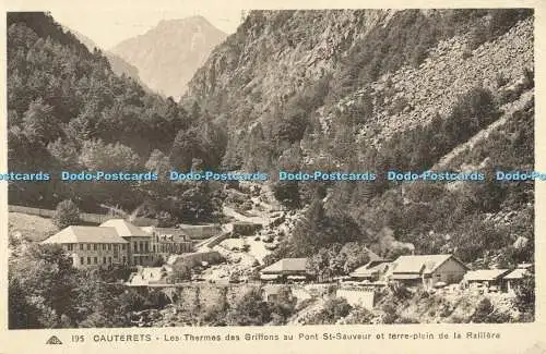 R561560 Cauterets Les Thermes des Griffons au Pont St Sauveur et Terre Plein de