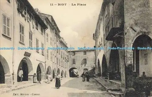 R564462 Biot La Place Meriem Postkarte