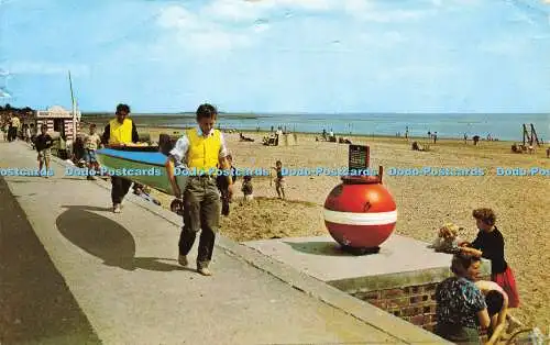 R566168 Beach Broughty Ferry PT35128 1968