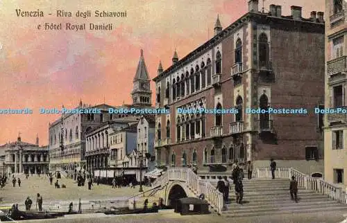 R568593 Venezia Riva degli Schiavoni e Hotel Royal Danieli 1914