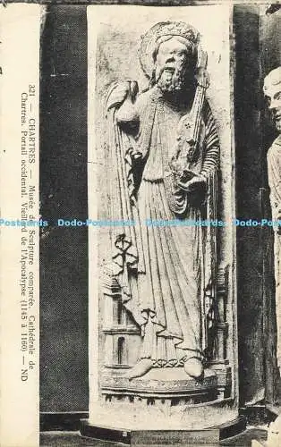 R565248 321 Chartres Musee de Sculpture comparee Cathedrale de Chartres Portail