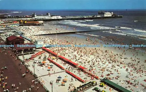 R571816 Badegäste und Strand von Atlantic City N J Jack Freeman