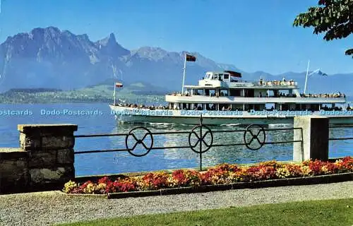 R570783 Oberhofen am Thunersee mit MS Jungfrau und Stockhornkette H Steinhauer I