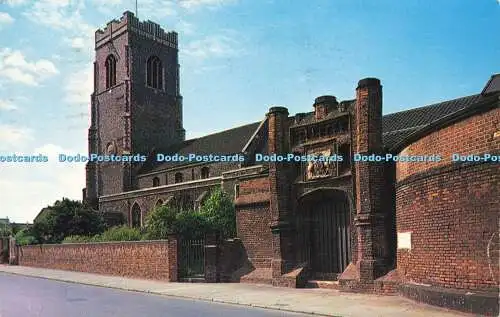 R572714 Wolseys Gateway and St Peters Church Ipswich Ernest Joyce Plastichrome C