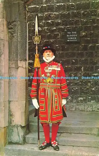 R575118 Beefeater Tower of London PT8026