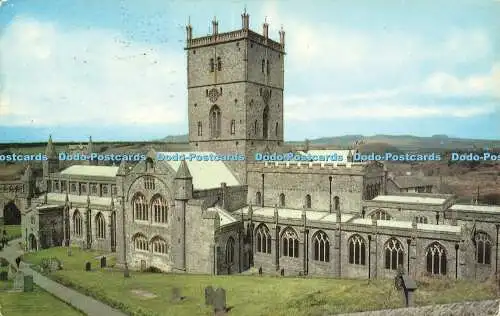 R575586 St Davids Cathedral 1974