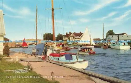 R575816 Potter Heigham Bridge Norfolk Broads Salmon