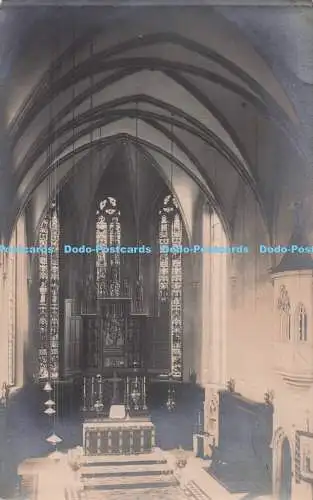 R732608 Unbekannte Kathedrale Innenraum British Made Postkarte