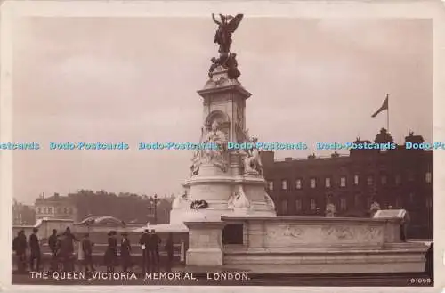 R732633 London The Queen Victoria Memorial RP