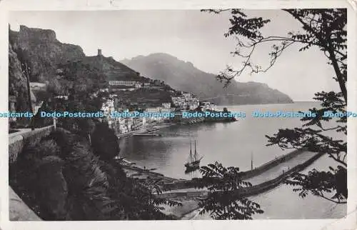 R732834 Amalfi Panorama dal Porto Brom Alterocca