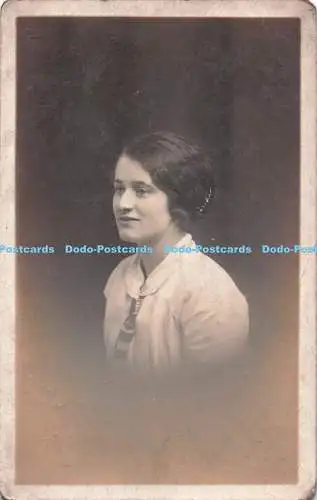 R733938 Junge Frau Portrait L T K