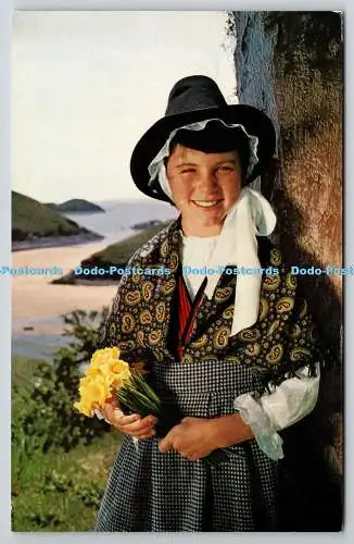 R734566 Welsh Girl in Welsh National Costume J Salmon Sevenoaks Eng