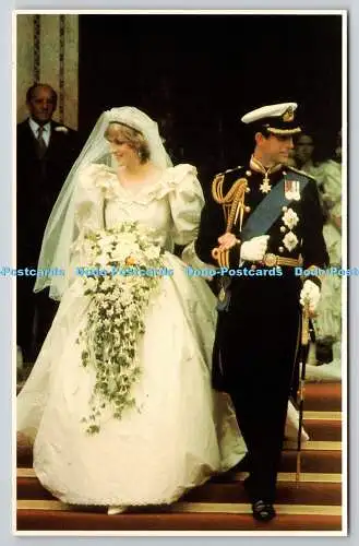 R735088 Charles und Diana Prinz und Prinzessin von Wales verlassen die St Paul Cathedral