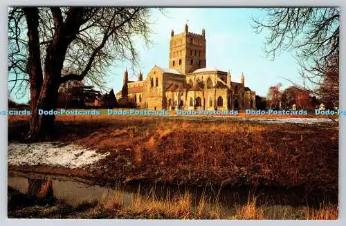 R735577 Tewkesbury Abbey aus dem Südosten mit Fluss Swilgate E T W Dennis Ma