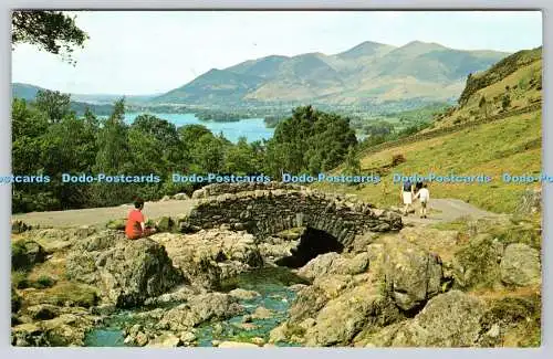 R736717 Ashness Bridge und Derwentwater Die englischen Seen Sanderson und Dixon Am