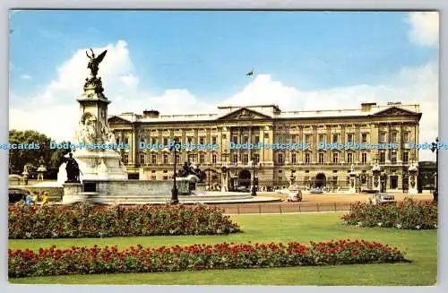 R736797 London Buckingham Palace 1966